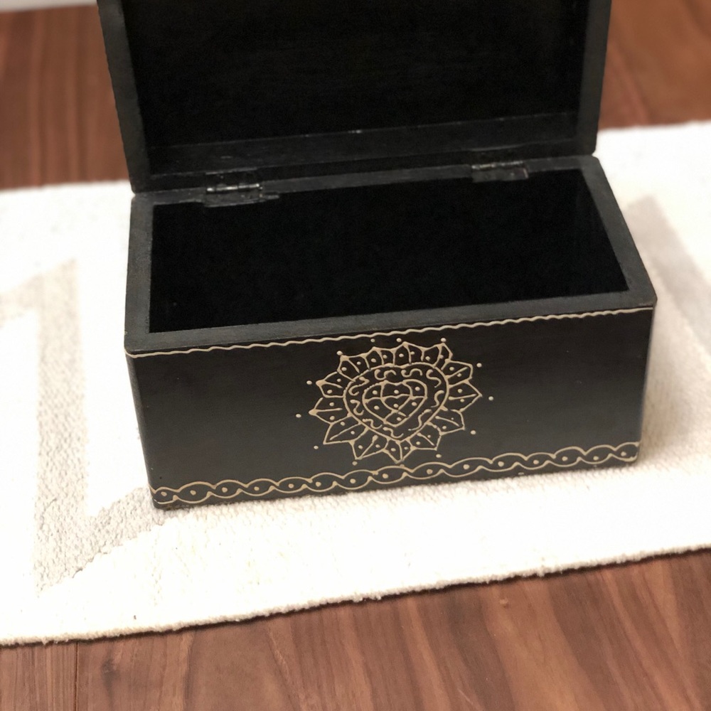 Decorative box - Picture 3 of 7